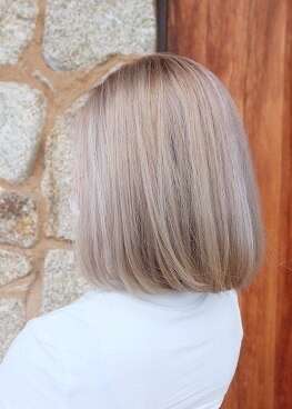 ホワイトベージュ